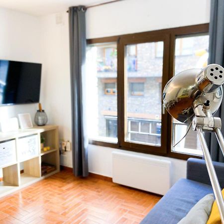 Wooden- Apt Encamp centro, Wifi + Parking Gratis Apartment Exterior foto