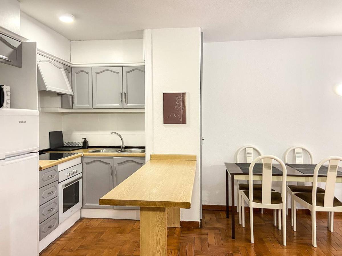 Wooden- Apt Encamp centro, Wifi + Parking Gratis Apartment Exterior foto