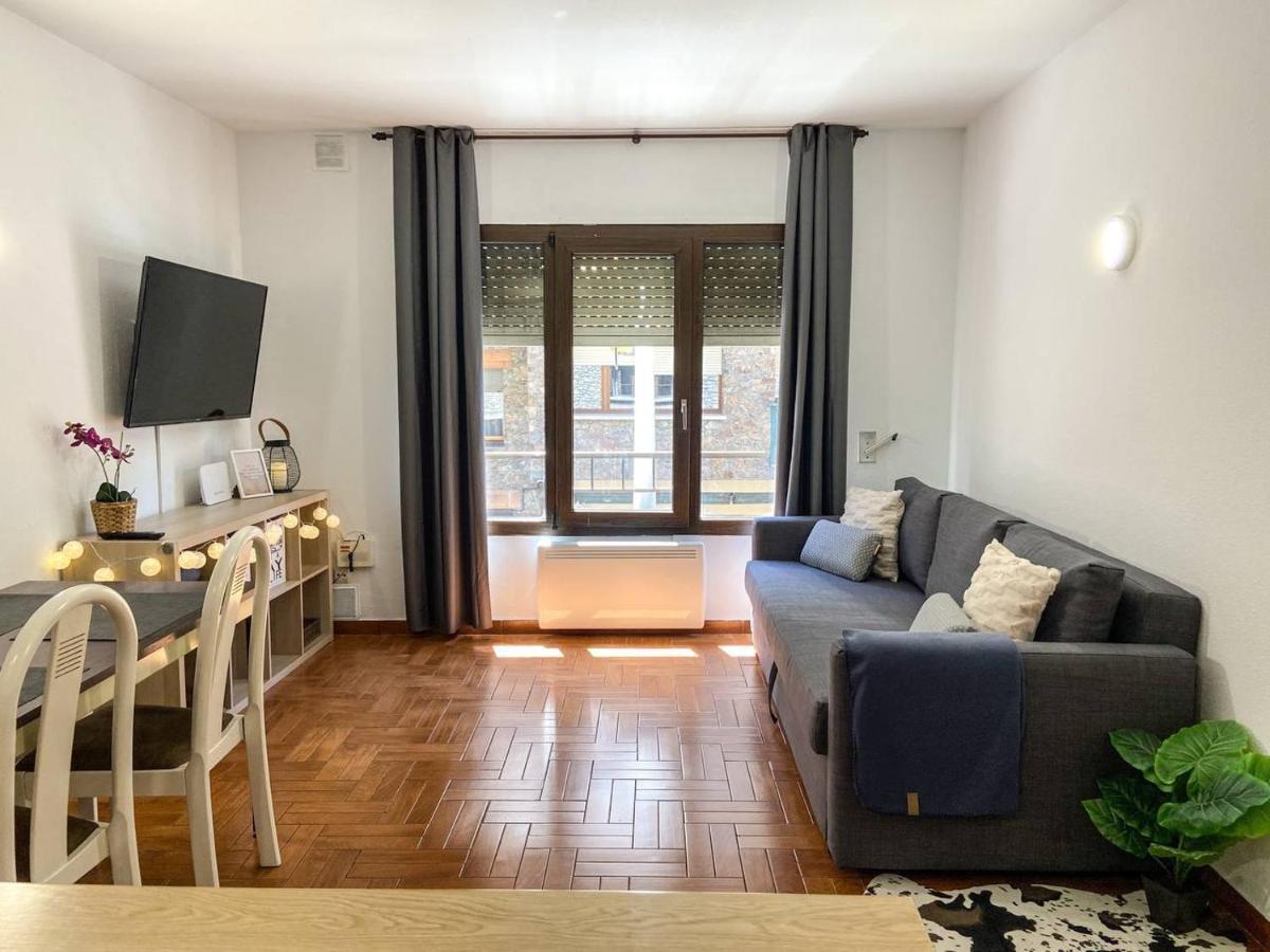 Wooden- Apt Encamp centro, Wifi + Parking Gratis Apartment Exterior foto