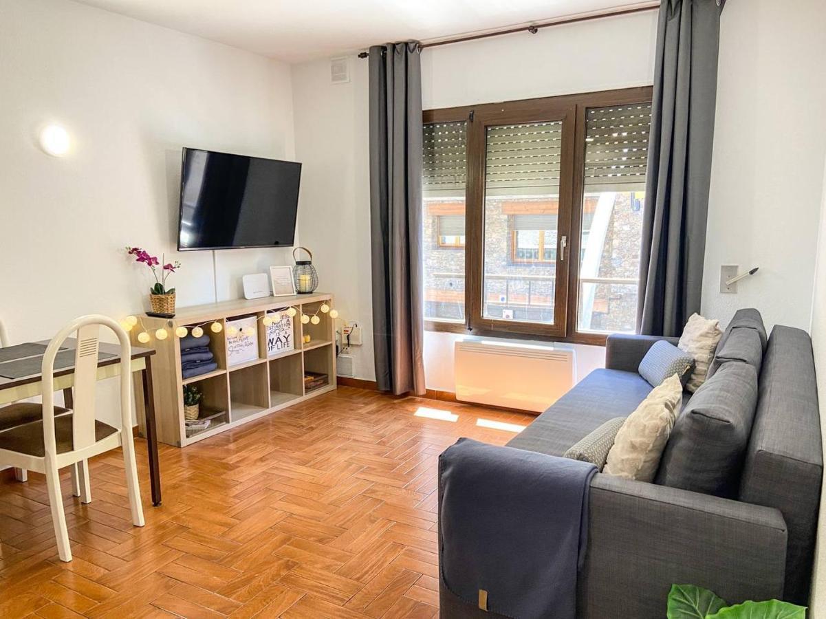 Wooden- Apt Encamp centro, Wifi + Parking Gratis Apartment Exterior foto
