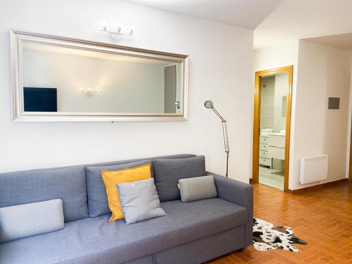 Wooden- Apt Encamp centro, Wifi + Parking Gratis Apartment Exterior foto