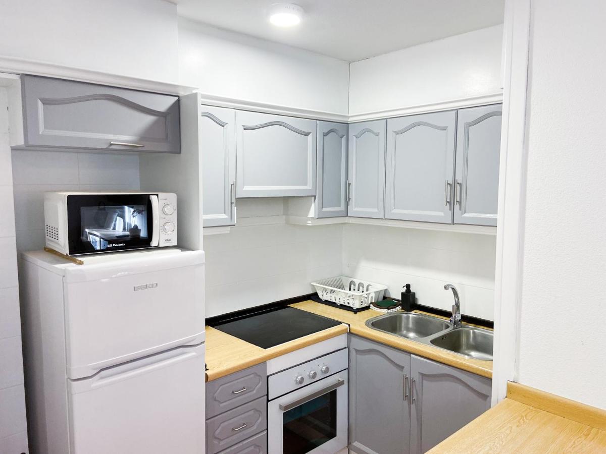 Wooden- Apt Encamp centro, Wifi + Parking Gratis Apartment Exterior foto