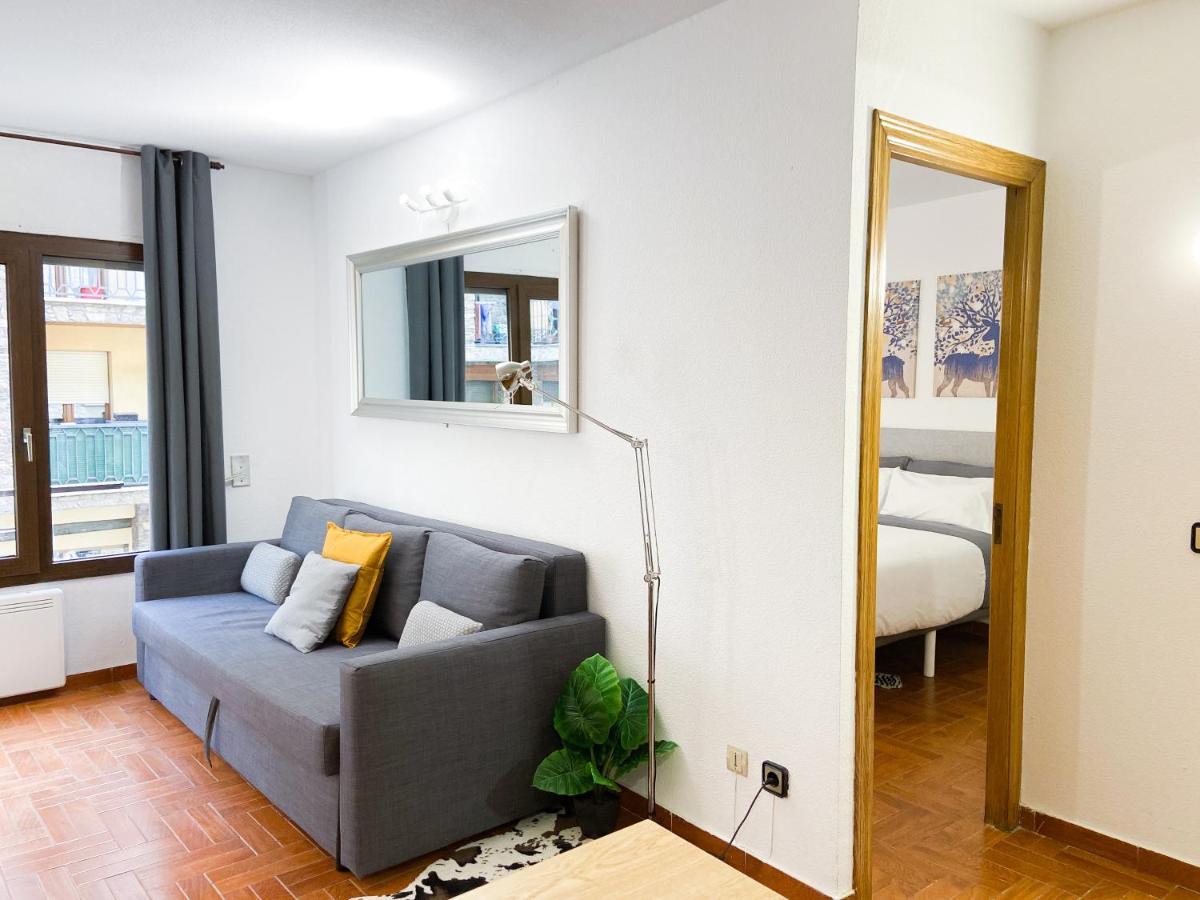 Wooden- Apt Encamp centro, Wifi + Parking Gratis Apartment Exterior foto